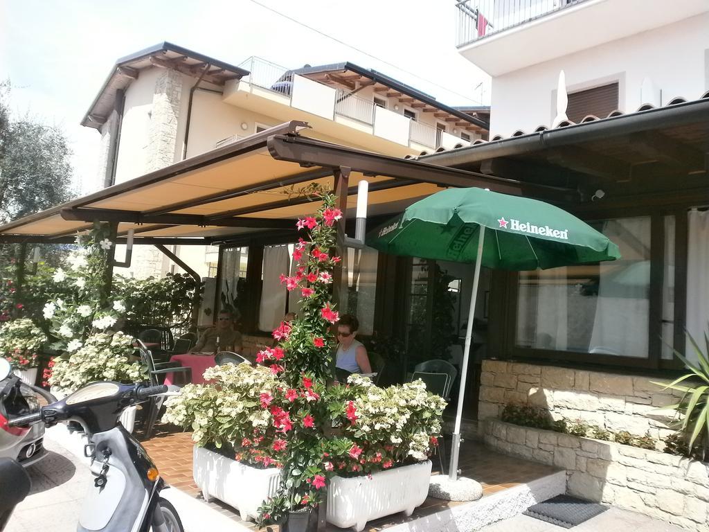 Albergo Al Pescatore Brenzone sul Garda Exterior photo