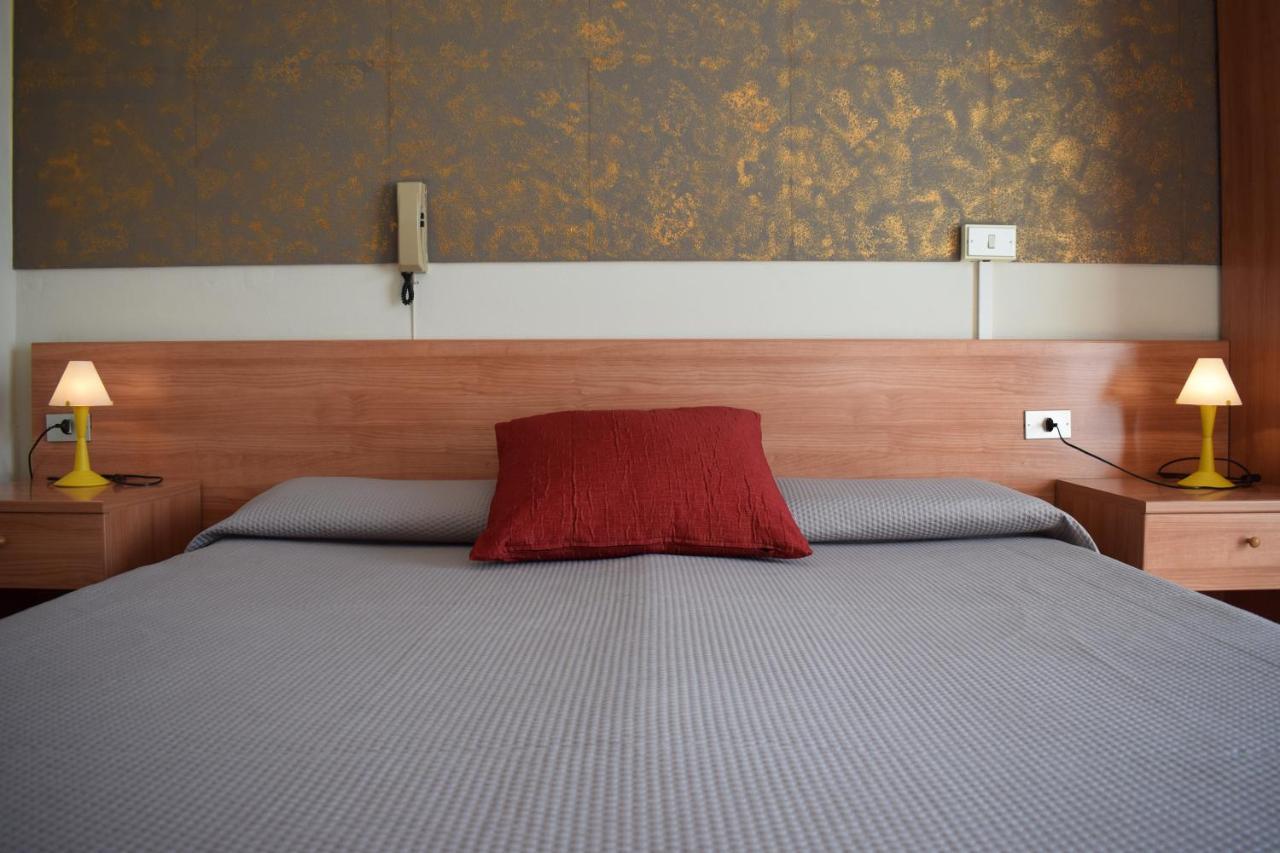 Albergo Al Pescatore Brenzone sul Garda Exterior photo